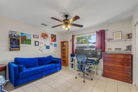 House in Palmetto Bay, Florida 3 bedrooms, 219.06 sq.m. № 2017642 - photo 16