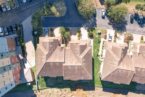 Adosado en venta en Orlando, Florida, 3 dormitorios, 253.62 m2 № 1535117 - foto 7