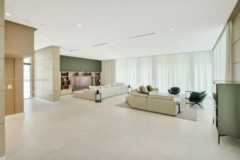 House in Miami Shores, Florida 6 bedrooms, 629.69 sq.m. № 1861048 - photo 16