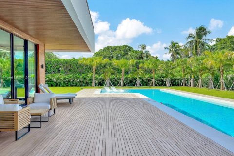 House in Miami Shores, Florida 6 bedrooms, 629.69 sq.m. № 1861048 - photo 13