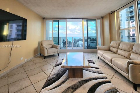 Condominio en alquiler en Hollywood, Florida, 2 dormitorios, 104.05 m2 № 1990475 - foto 6