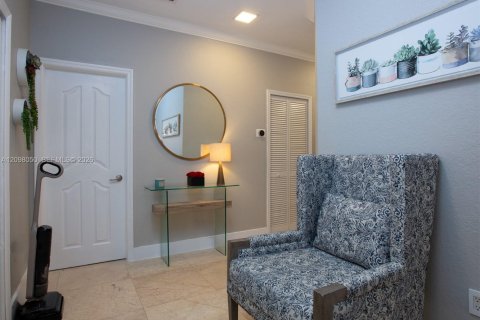 Townhouse in Doral, Florida 5 bedrooms, 241.64 sq.m. № 2391745 - photo 17