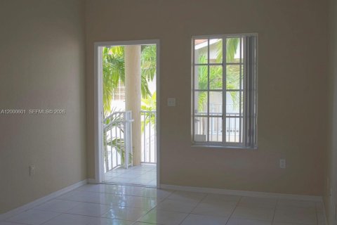 Copropriété à louer à Hialeah, Floride: 3 chambres, 92.16 m2 № 2064887 - photo 4
