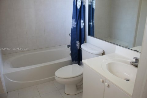 Copropriété à louer à Hialeah, Floride: 3 chambres, 92.16 m2 № 2064887 - photo 6