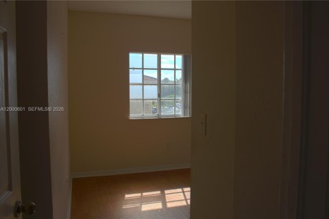 Copropriété à louer à Hialeah, Floride: 3 chambres, 92.16 m2 № 2064887 - photo 13