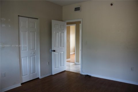 Copropriété à louer à Hialeah, Floride: 3 chambres, 92.16 m2 № 2064887 - photo 5