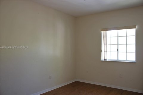 Copropriété à louer à Hialeah, Floride: 3 chambres, 92.16 m2 № 2064887 - photo 15