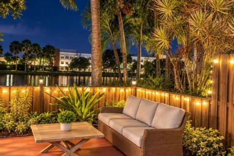 Condo in Delray Beach, Florida, 2 bedrooms № 2389960 - photo 11