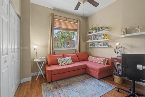 Adosado en venta en Miami, Florida, 4 dormitorios, 165.37 m2 № 2186302 - foto 15
