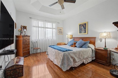 Adosado en venta en Miami, Florida, 4 dormitorios, 165.37 m2 № 2186302 - foto 11