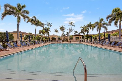 Adosado en venta en Miami, Florida, 4 dormitorios, 165.37 m2 № 2186302 - foto 18