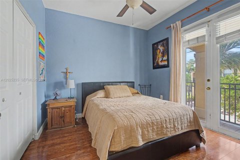 Adosado en venta en Miami, Florida, 4 dormitorios, 165.37 m2 № 2186302 - foto 14