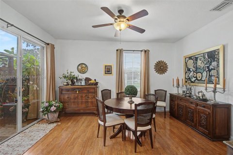 Adosado en venta en Miami, Florida, 4 dormitorios, 165.37 m2 № 2186302 - foto 7