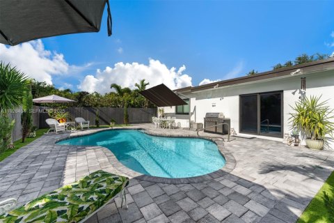 House in Miami Beach, Florida 4 bedrooms, 230.58 sq.m. № 1992952 - photo 17