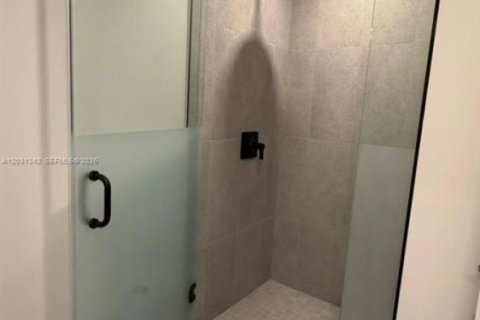 Copropriété à vendre à Miami, Floride: 31.87 m2 № 2270010 - photo 15