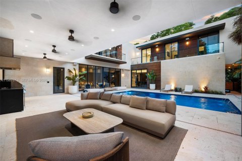 Купить виллу или дом в Майами, Флорида 5 спален, 390.93м2, № 2048966 - фото 27