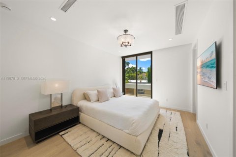 Купить виллу или дом в Майами, Флорида 5 спален, 390.93м2, № 2048966 - фото 9