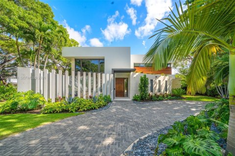 Купить виллу или дом в Майами, Флорида 5 спален, 390.93м2, № 2048966 - фото 2