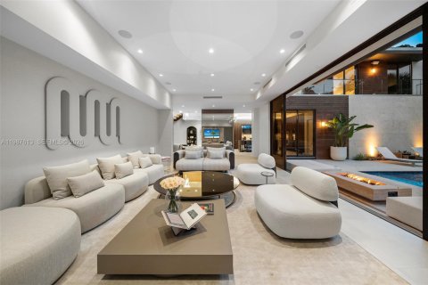 Купить виллу или дом в Майами, Флорида 5 спален, 390.93м2, № 2048966 - фото 30