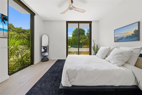 Купить виллу или дом в Майами, Флорида 5 спален, 390.93м2, № 2048966 - фото 15