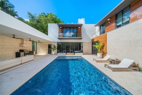 Купить виллу или дом в Майами, Флорида 5 спален, 390.93м2, № 2048966 - фото 4