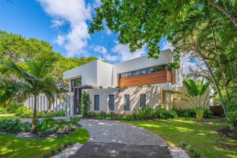 Дом в Майами, Флорида 5 спален, 390.93м2 № 2048966