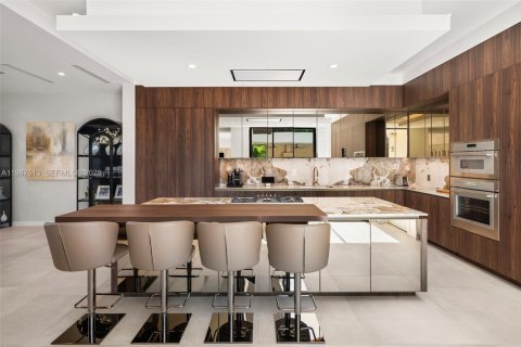 Купить виллу или дом в Майами, Флорида 5 спален, 390.93м2, № 2048966 - фото 21