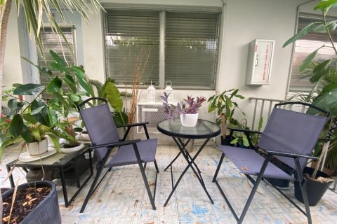 Condo in Miami Beach, Florida, 1 bedroom  № 1977599 - photo 14