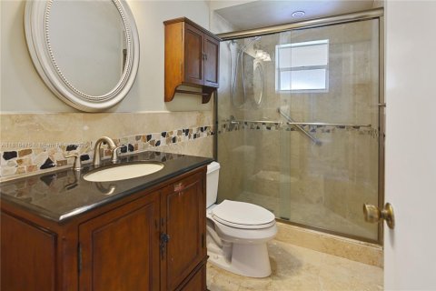 House in Miami, Florida 3 bedrooms, 117.34 sq.m. № 1779491 - photo 12
