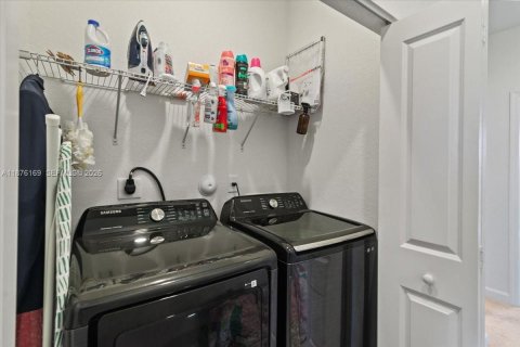 Купить таунхаус в Хомстед, Флорида 4 спальни, 169.08м2, № 2060222 - фото 27