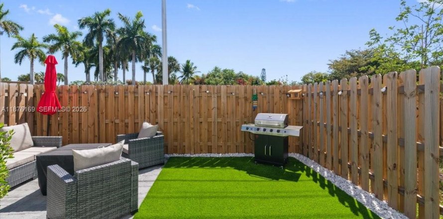 Таунхаус в Хомстед, Флорида 4 спальни, 169.08м2 № 2060222