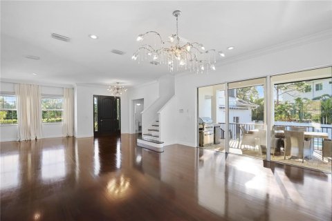 House in Saint Petersburg, Florida 5 bedrooms, 288.93 sq.m. № 1718628 - photo 11