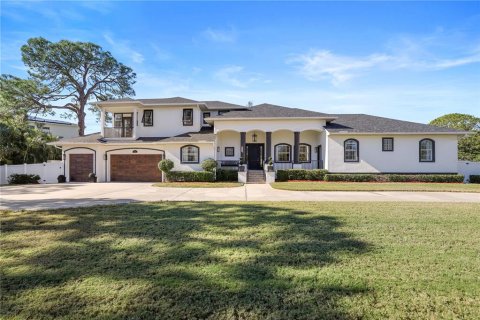 House in Saint Petersburg, Florida 5 bedrooms, 288.93 sq.m. № 1718628 - photo 3