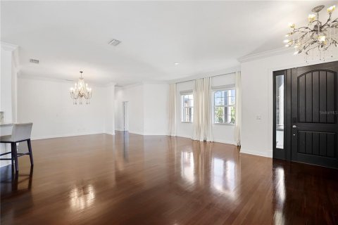 House in Saint Petersburg, Florida 5 bedrooms, 288.93 sq.m. № 1718628 - photo 13