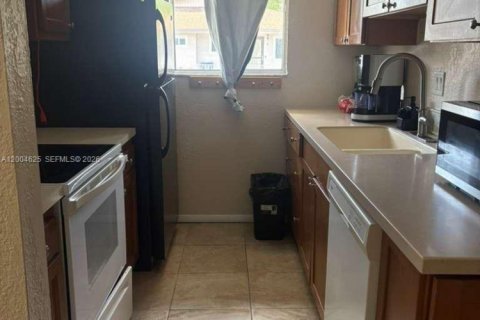 Condo in Clearwater, Florida, 2 bedrooms  № 2069534 - photo 5