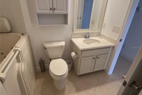 House in Bradenton, Florida 2 bedrooms, 144.74 sq.m. № 1884710 - photo 15