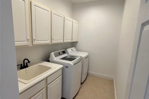 House in Bradenton, Florida 2 bedrooms, 144.74 sq.m. № 1884710 - photo 17