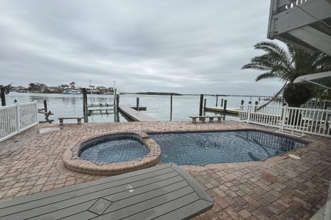 Casa en venta en Madeira Beach, Florida, 4 dormitorios, 215.81 m2 № 1894853 - foto 5
