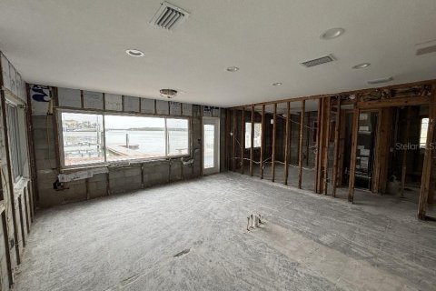 Casa en venta en Madeira Beach, Florida, 4 dormitorios, 215.81 m2 № 1894853 - foto 13