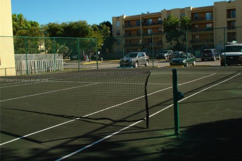 Copropriété à vendre à Hialeah, Floride: 2 chambres № 2018761 - photo 23