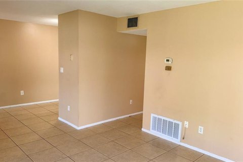 Commercial property in Sarasota, Florida 2 bedrooms, 70.33 sq.m. № 2396847 - photo 8