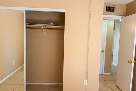 Commercial property in Sarasota, Florida 2 bedrooms, 70.33 sq.m. № 2396847 - photo 23