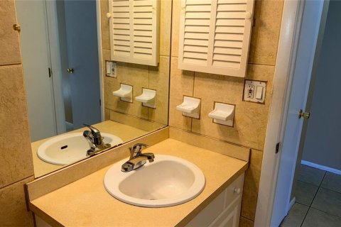 Commercial property in Sarasota, Florida 2 bedrooms, 70.33 sq.m. № 2396847 - photo 19