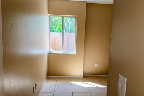 Commercial property in Sarasota, Florida 2 bedrooms, 70.33 sq.m. № 2396847 - photo 21