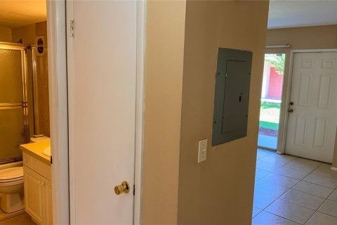 Commercial property in Sarasota, Florida 2 bedrooms, 70.33 sq.m. № 2396847 - photo 17