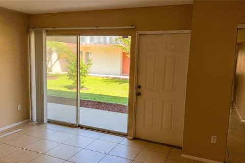 Commercial property in Sarasota, Florida 2 bedrooms, 70.33 sq.m. № 2396847 - photo 6