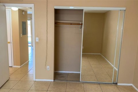 Commercial property in Sarasota, Florida 2 bedrooms, 70.33 sq.m. № 2396847 - photo 15