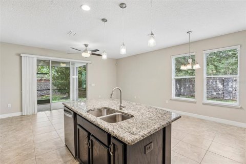 Townhouse in Oviedo, Florida 3 bedrooms, 136.75 sq.m. № 2108017 - photo 5