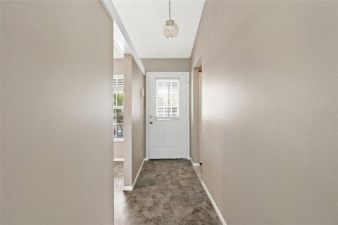 Townhouse in Treasure Island, Florida 2 bedrooms, 85.47 sq.m. № 2112025 - photo 3