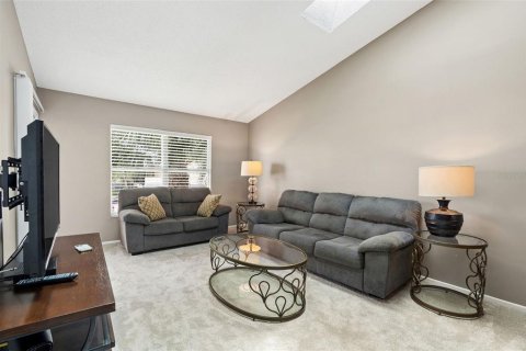 Townhouse in Treasure Island, Florida 2 bedrooms, 85.47 sq.m. № 2112025 - photo 10
